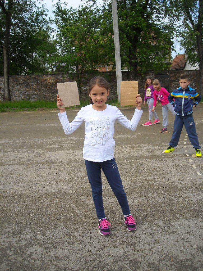 NE DODIRUJUĆI ZEMLJU, POBEDNICA